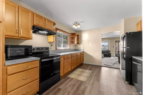 Kitchen - 7841 Monroe Blvd, Taylor, MI 48180 photo 2 of 3