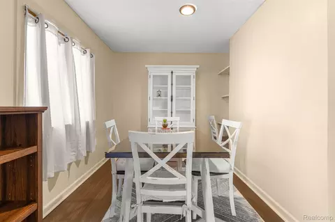 Dining - 7841 Monroe Blvd, Taylor, MI 48180 photo 2 of 3