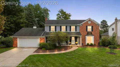 36342 Old Homestead Dr, Farmington Hills, MI 48335