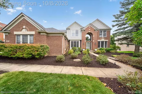 44487 White Pine Cir E, Northville, MI 48168