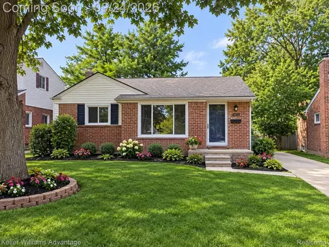 28142 Elmira St, Livonia, MI 48150