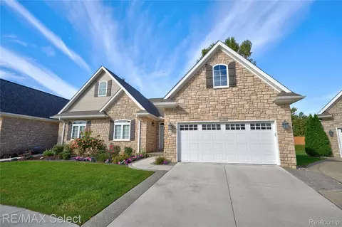 12380 Worthington Ct, Grand Blanc, MI 48439