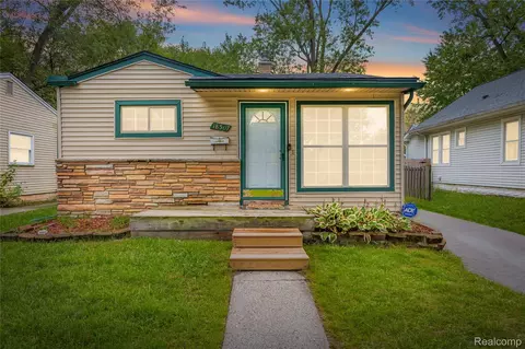 18507 Brady, Redford, MI 48240