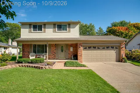 19424 Fitzgerald St, Livonia, MI 48152