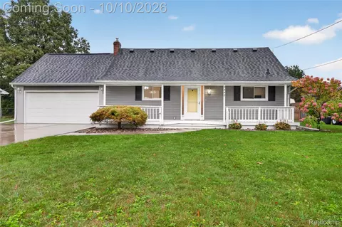 2442 N Kearney Dr, Saginaw, MI 48603