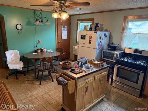 Kitchen - 12208 Hannan Rd, Romulus, MI 48174 photo 2 of 2