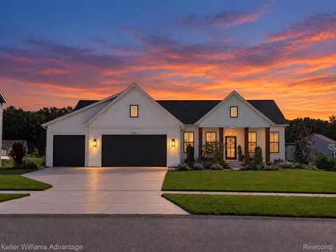 6658 Maria Dr, Georgetown, MI 49426