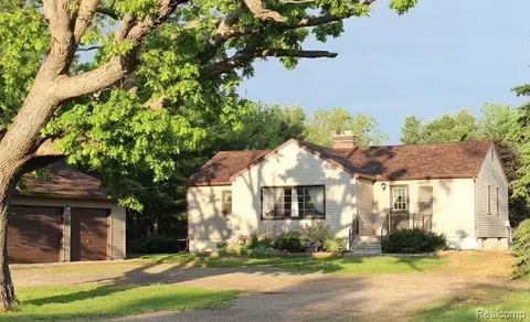 6289 Whitmore Lake Rd, Northfield, MI 48189