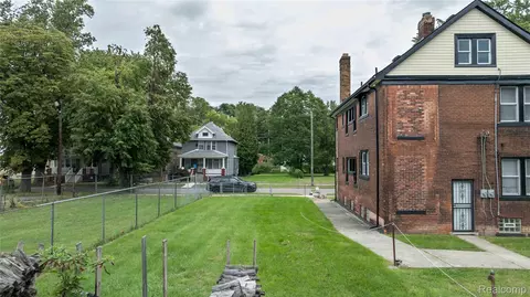 3493 Parker St, Detroit, MI 48214