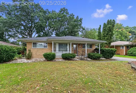 53165 Aulgur Dr, Shelby Township, MI 48316