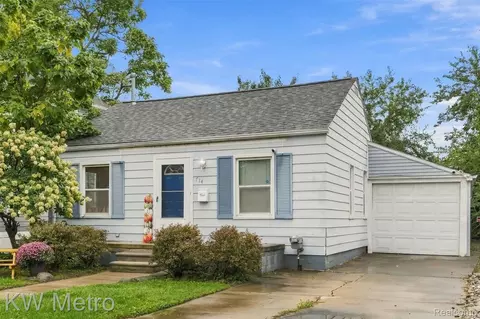 714 Devillen Ave, Royal Oak, MI 48073