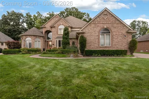 54868 Spyria Dr, Shelby Township, MI 48315