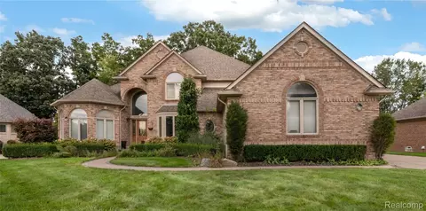 54868 Spyria Dr, Shelby Township, MI 48315