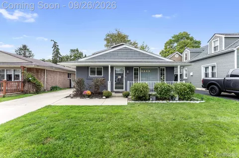 13415 Gerald St, Gibraltar, MI 48173
