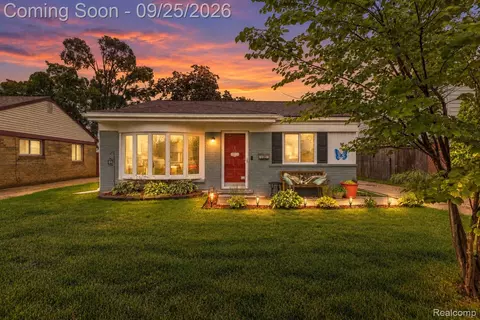 31231 Fernwood St, Westland, MI 48186