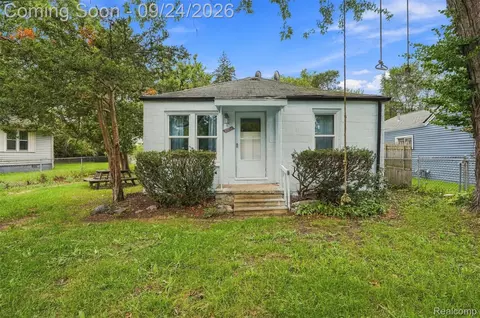 21631 Jacksonville St, Farmington Hills, MI 48336