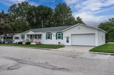3333 Ravenswood Rd #26, Marysville, MI 48040