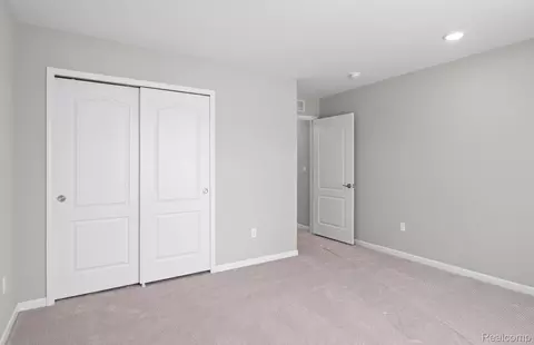 Bedroom - 50649 Crusader Dr, Macomb, MI 48044 photo 3 of 4