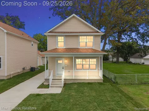 27824 Groveland St, Madison Heights, MI 48071