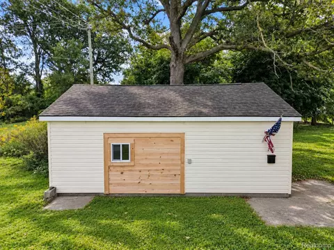 730 10th St, Sebewaing, MI 48759 photo 2