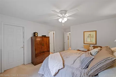 Bedroom - 5464 N Seymour Rd, Flushing, MI 48433 photo 2 of 5