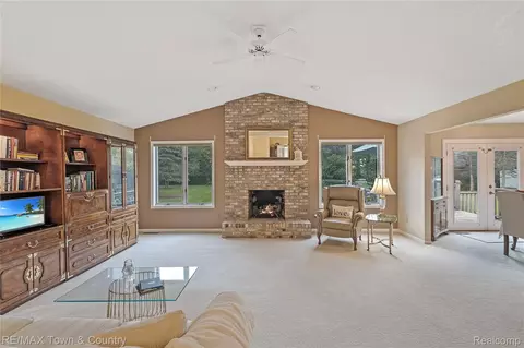 Living - 5464 N Seymour Rd, Flushing, MI 48433 photo 2 of 6