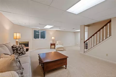 Living - 5464 N Seymour Rd, Flushing, MI 48433 photo 6 of 6