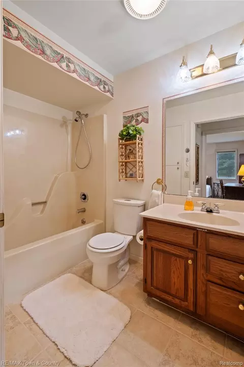 Bath - 5464 N Seymour Rd, Flushing, MI 48433 photo 4 of 4
