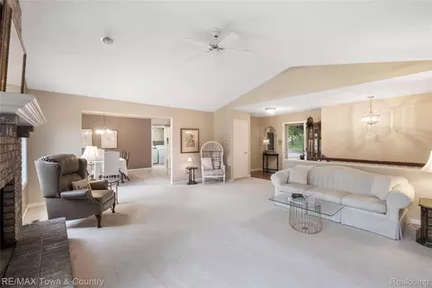 Living - 5464 N Seymour Rd, Flushing, MI 48433 photo 4 of 6