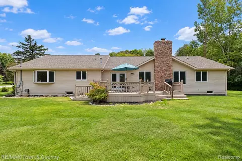 Exterior - 5464 N Seymour Rd, Flushing, MI 48433 photo 2 of 5