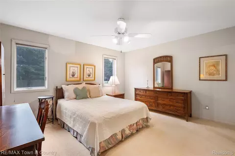 Bedroom - 5464 N Seymour Rd, Flushing, MI 48433 photo 4 of 5