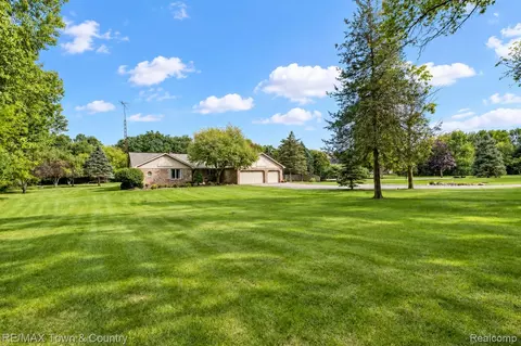 Exterior - 5464 N Seymour Rd, Flushing, MI 48433 photo 1 of 5