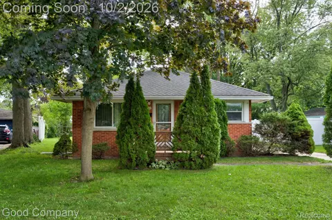 17341 Avilla Blvd, Southfield, MI 48076