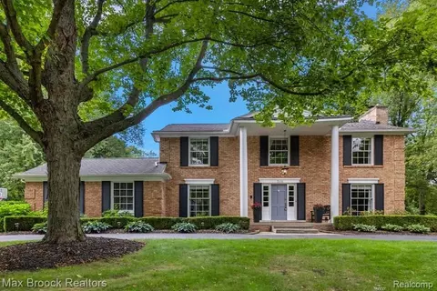 545 Whitehall Rd, Bloomfield Hills, MI 48304