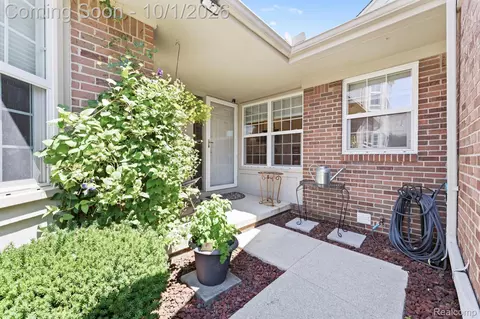 Exterior - 15744 E Golfview Dr W, Riverview, MI 48193 photo 1 of 2