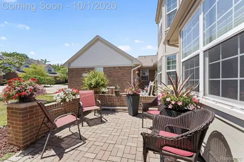 Exterior - 15744 E Golfview Dr W, Riverview, MI 48193 photo 2 of 2
