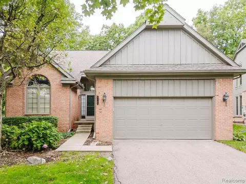 37704 Avon Ln, Farmington Hills, MI 48331