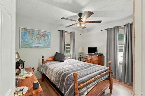 Bedroom - 36739 Wick Rd, Romulus, MI 48174 photo 3 of 4
