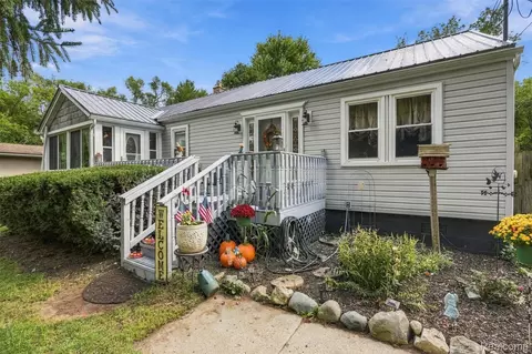 Exterior - 36739 Wick Rd, Romulus, MI 48174 photo 2 of 17