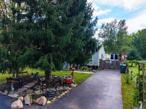 Exterior - 36739 Wick Rd, Romulus, MI 48174 photo 14 of 17