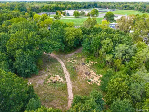 View/Area - 36739 Wick Rd, Romulus, MI 48174 photo 12 of 14