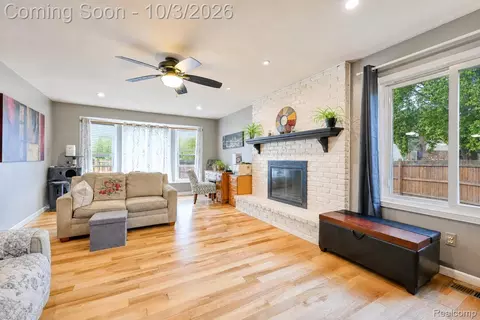 Living - 17459 Delaware Ct, Macomb, MI 48044 photo 2 of 3