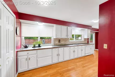 Kitchen - 17459 Delaware Ct, Macomb, MI 48044 photo 2 of 4