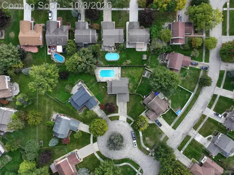View/Area - 17459 Delaware Ct, Macomb, MI 48044 photo 4 of 5