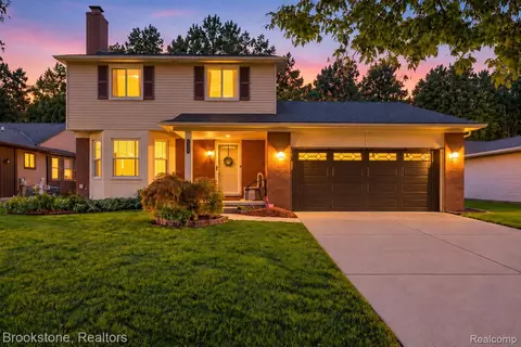 13162 Beresford Dr, Sterling Heights, MI 48313
