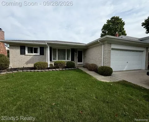 26926 Rochelle St, Dearborn Heights, MI 48127