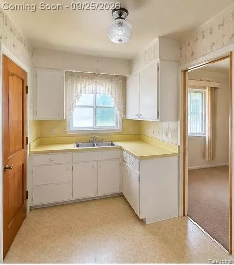 22095 David Ave, Eastpointe, MI 48021 photo 5