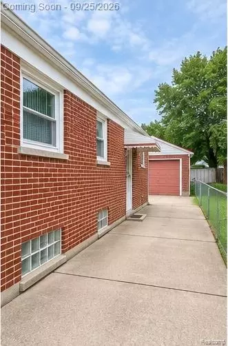 22095 David Ave, Eastpointe, MI 48021 photo 3