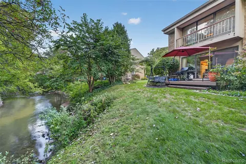 1439 Oakbrook E, Rochester Hills, MI 48307