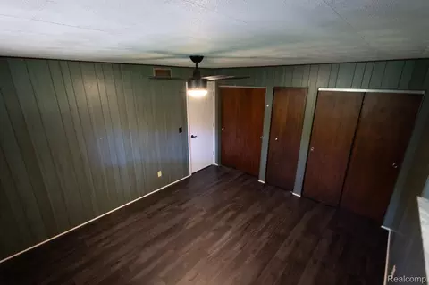 Bedroom - 575 S Hemlock Rd, Richland, MI 48626 photo 6 of 8